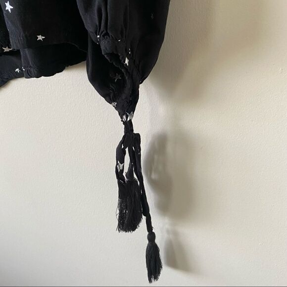 Solitaire-metallic Star Print Loose Blouse - Picture 8 of 10